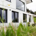 Hermine, Black Forest Retreat, Mit Sonnenterrasse 拜尔斯布龙