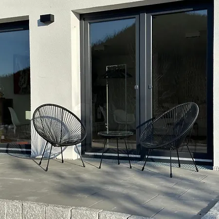 Hermine, Black Forest Retreat, Mit Sonnenterrasse דירה באיירסברון